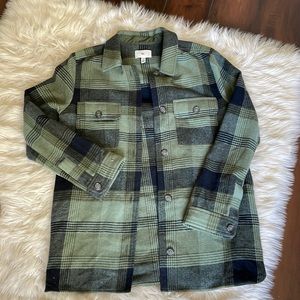 Super cute no so light shacket 🌟⭐️